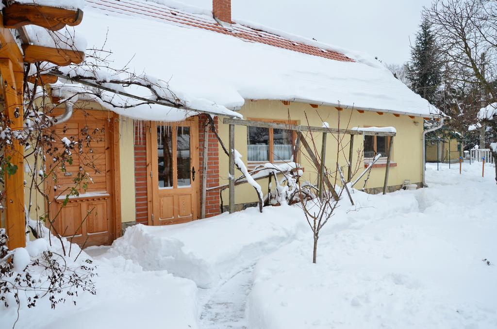 Nohab Apartman Badacsonytördemic エクステリア 写真